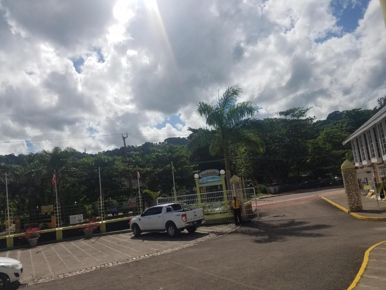 Rosi Ocean Sand Hotel Apt Ocho Rios Exterior foto